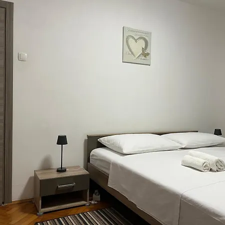 Iva Apartment